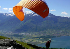 paragliding lake como